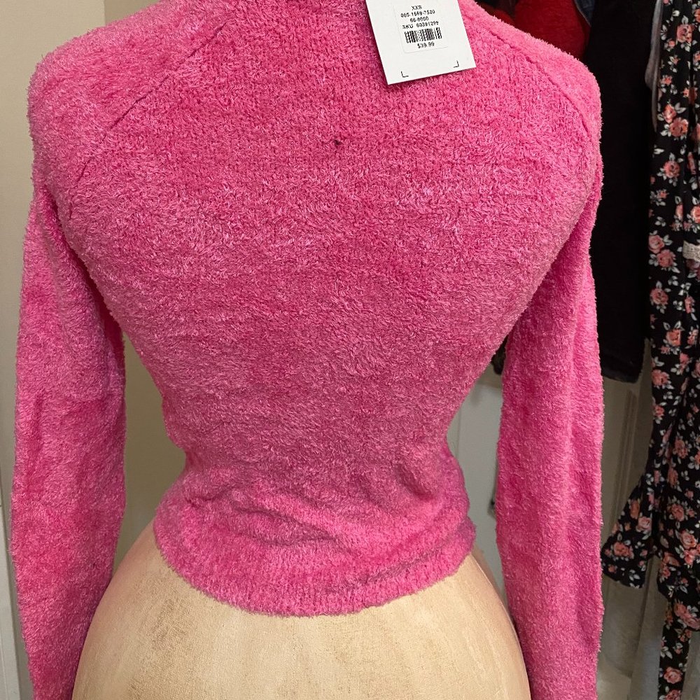 BNWT Pink fuzzy turtleneck - Picture 2 of 2